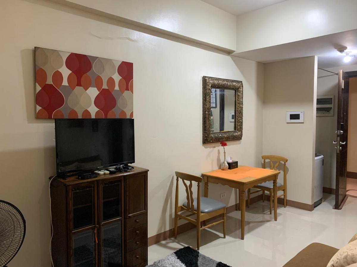 One Palm Tree Villas Condominium - Studio 2Nd Fl With Balcony - Across Terminal 3 Airport Pasay Exterior photo