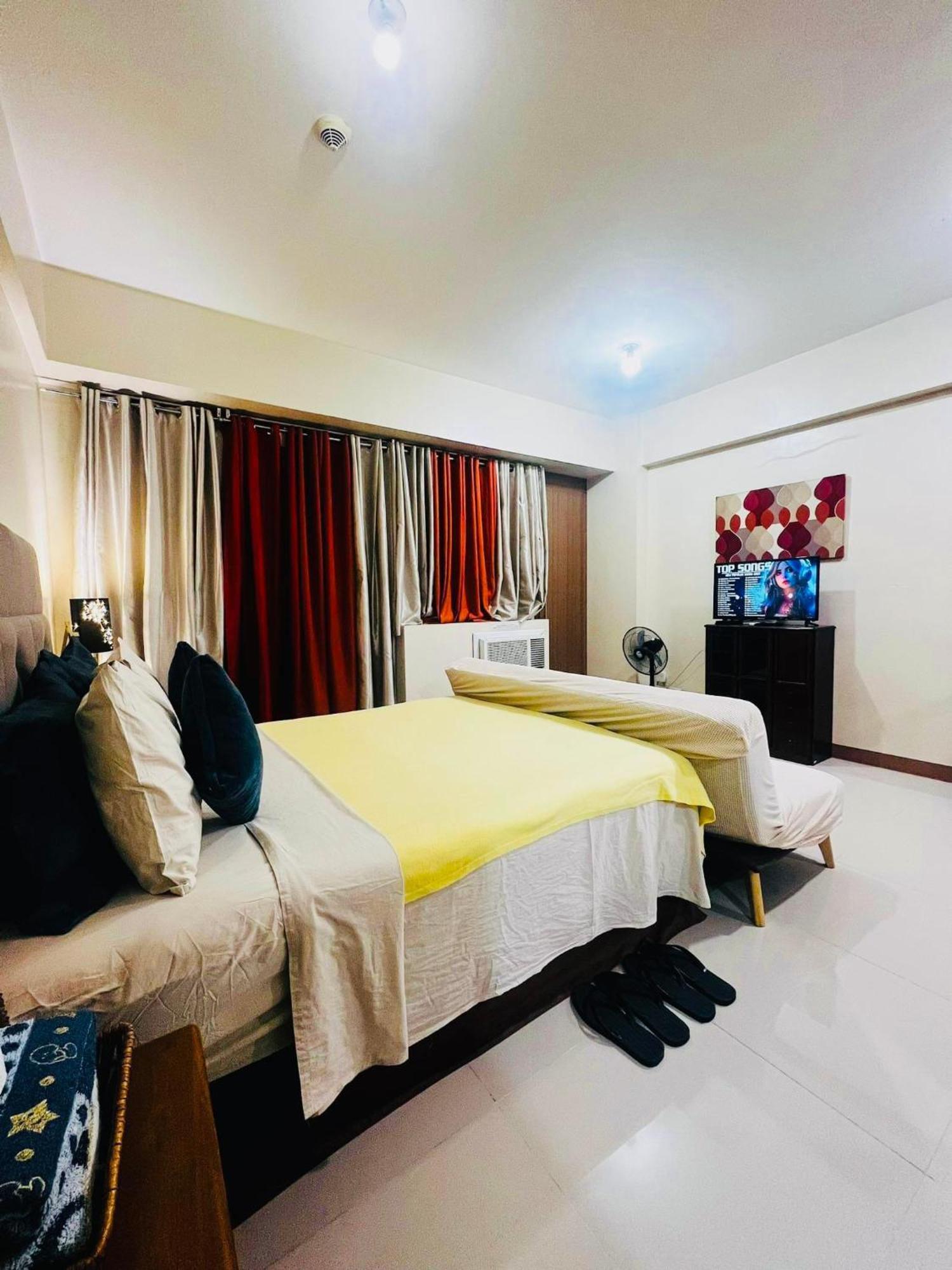 One Palm Tree Villas Condominium - Studio 2Nd Fl With Balcony - Across Terminal 3 Airport Pasay Exterior photo