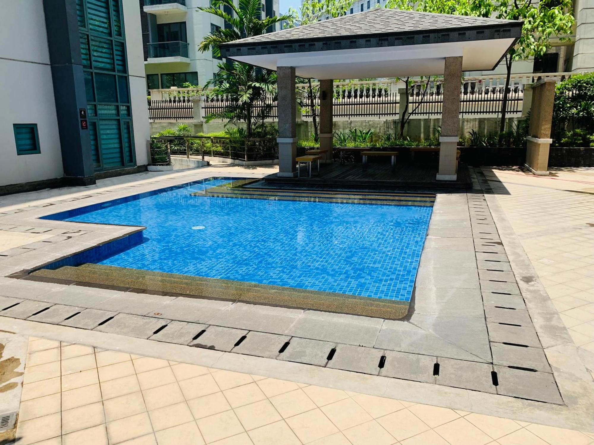 One Palm Tree Villas Condominium - Studio 2Nd Fl With Balcony - Across Terminal 3 Airport Pasay Exterior photo